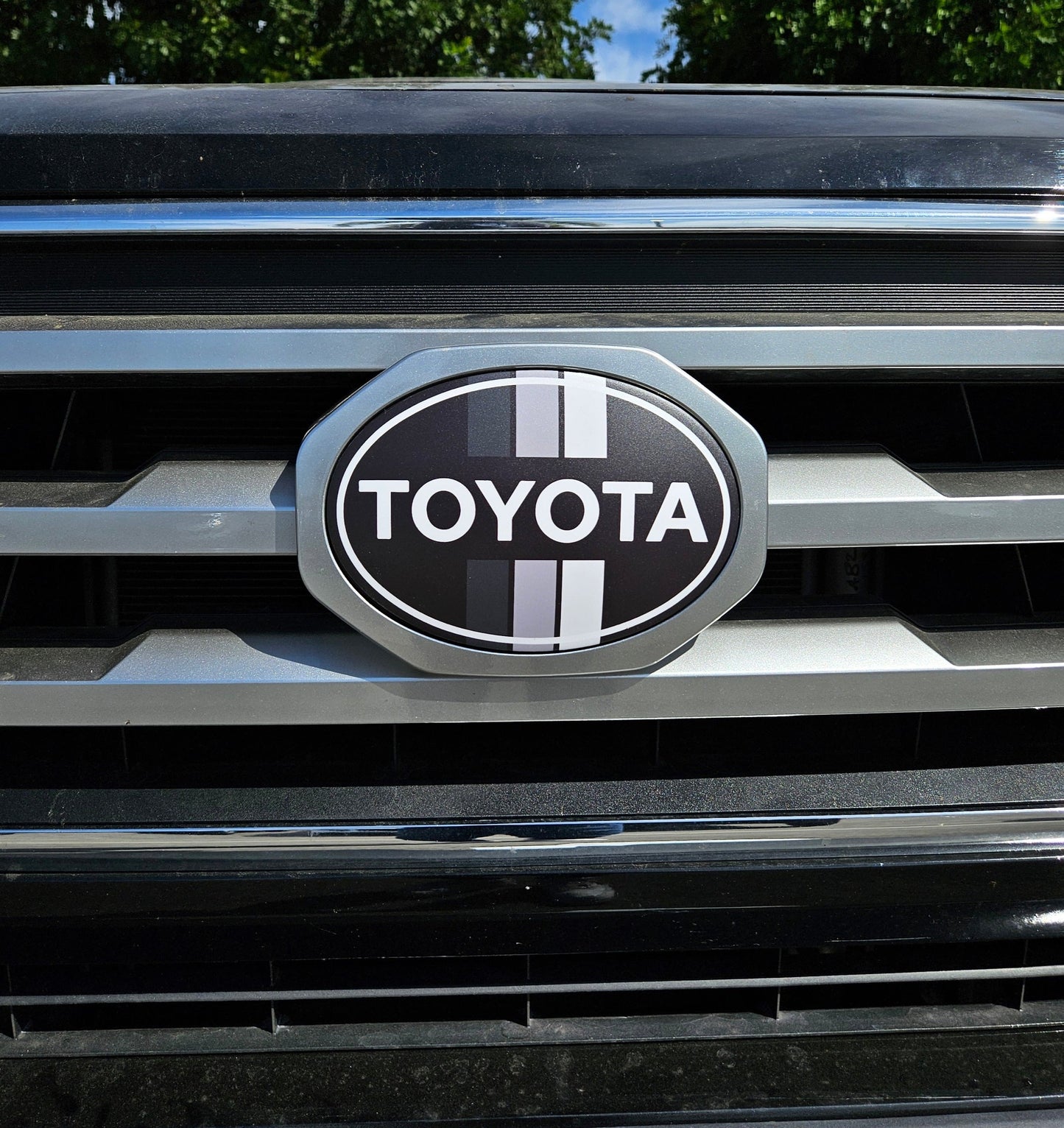 2018-2023 Vintage Toyota Tacoma Grey-Striped Front Emblem Vinyl Overlay