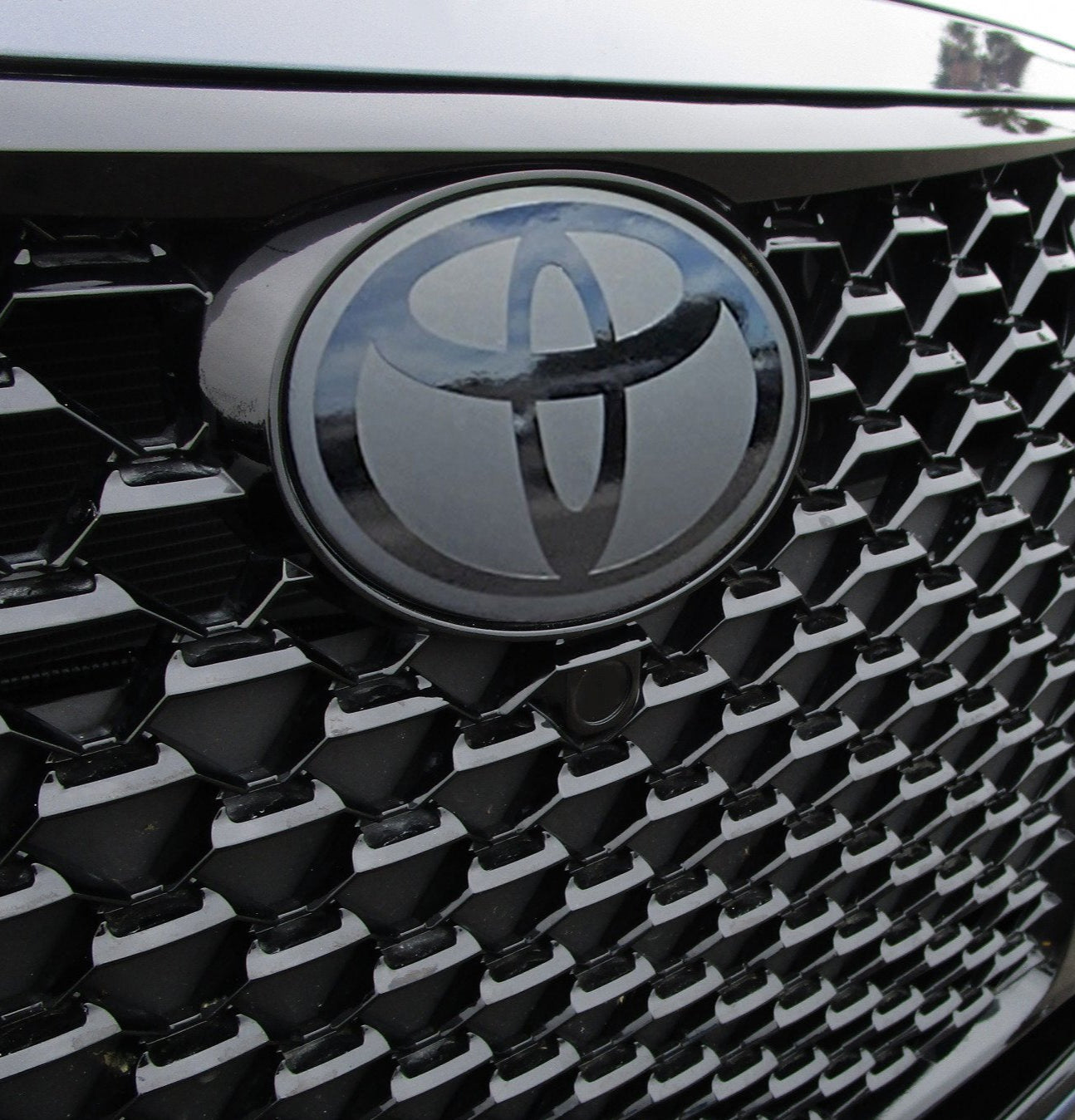 2019-2022 Toyota Avalon Stealth Front Emblem Vinyl Overlay